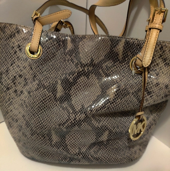 *SOLD*MICHAEL KORS Embossed Snakeskin Purse - Picture 10 of 10